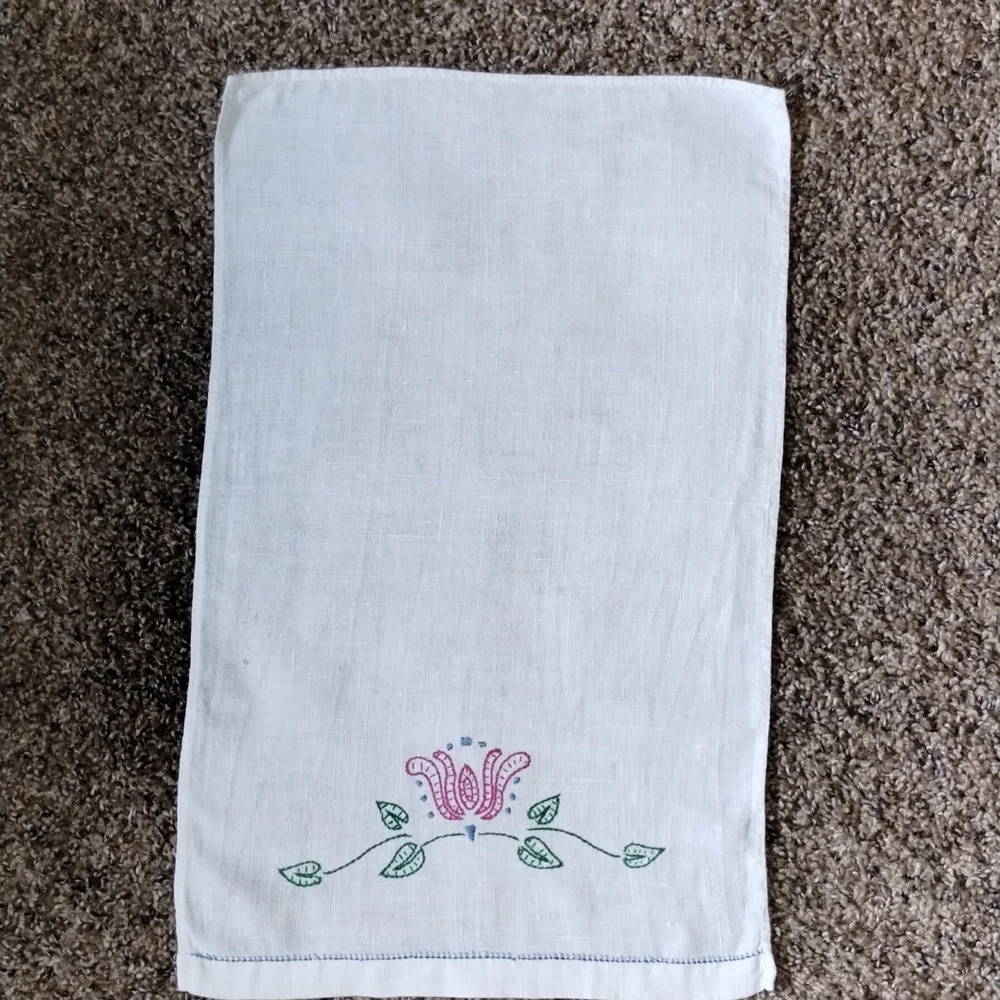 Vintage Linen Guest Towel